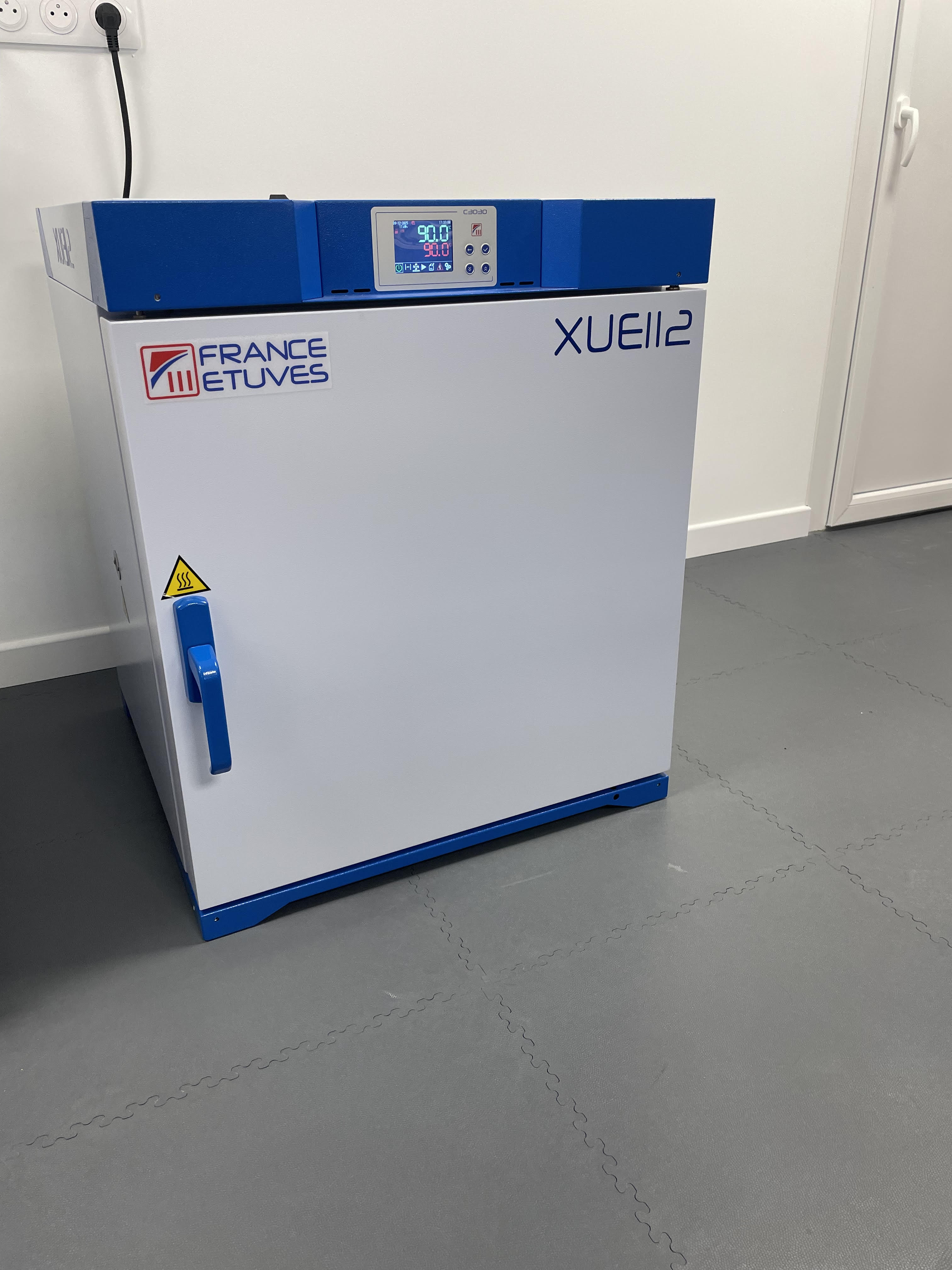 Étuve électronique